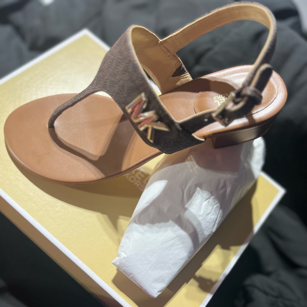 Michael kors sandals - Picture 2 of 2